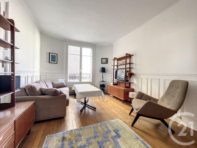 appartement à vendre - 3 pièces - 61.0 m2 - PARIS - 75018 - ILE-DE-FRANCE - Century 21 Joffrin Immobilier