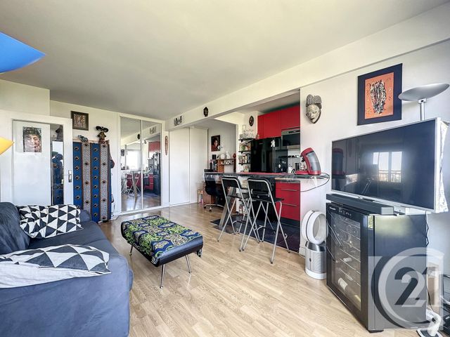Appartement F2 à vendre - 2 pièces - 42.83 m2 - PARIS - 75018 - ILE-DE-FRANCE - Century 21 Joffrin Immobilier