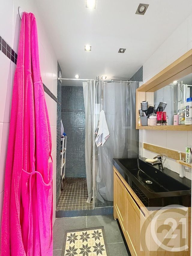 Appartement F3 à vendre - 4 pièces - 68.15 m2 - PARIS - 75018 - ILE-DE-FRANCE - Century 21 Joffrin Immobilier