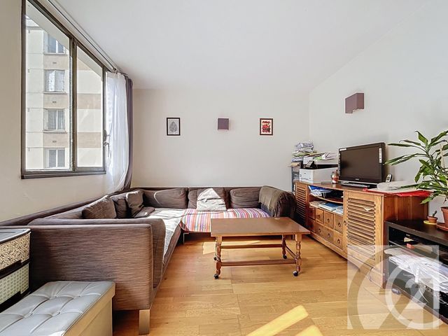Appartement F3 à vendre - 4 pièces - 68.15 m2 - PARIS - 75018 - ILE-DE-FRANCE - Century 21 Joffrin Immobilier