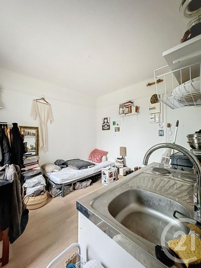 Afficher la photo en grand Appartement F1 à vendre - 1 pièce - 13.2 m2 - PARIS - 75018 - ILE-DE-FRANCE - Century 21 Joffrin Immobilier