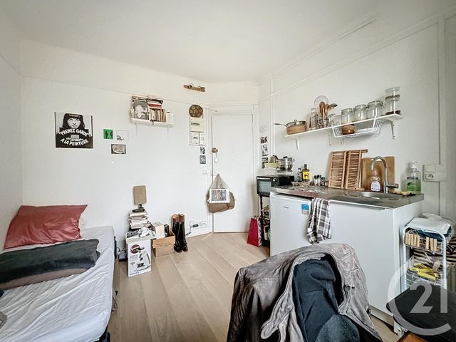 Afficher la photo en grand Appartement F1 à vendre - 1 pièce - 13.2 m2 - PARIS - 75018 - ILE-DE-FRANCE - Century 21 Joffrin Immobilier