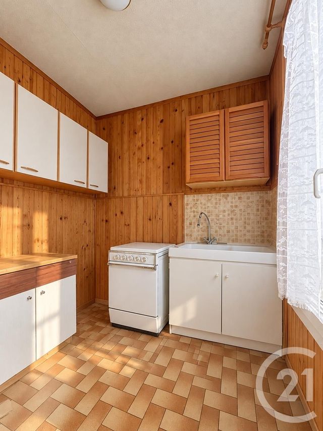 Appartement F2 à vendre - 2 pièces - 34.0 m2 - PARIS - 75018 - ILE-DE-FRANCE - Century 21 Joffrin Immobilier
