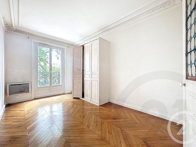 Afficher la photo en grand Appartement F4 à vendre - 4 pièces - 57.61 m2 - PARIS - 75018 - ILE-DE-FRANCE - Century 21 Joffrin Immobilier