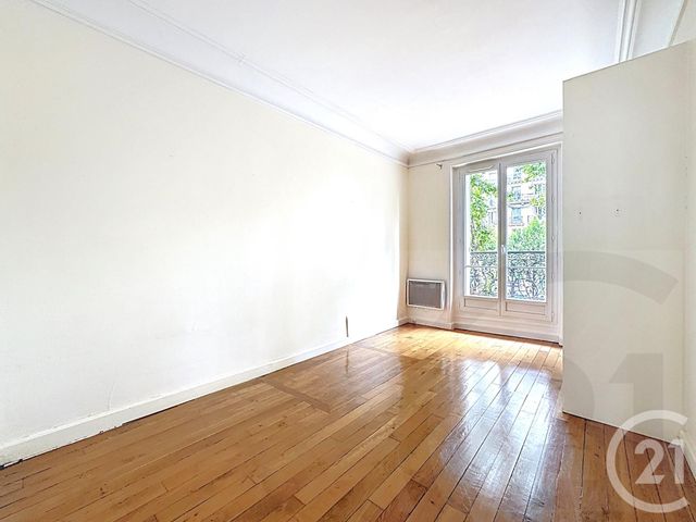 Afficher la photo en grand Appartement F4 à vendre - 4 pièces - 57.61 m2 - PARIS - 75018 - ILE-DE-FRANCE - Century 21 Joffrin Immobilier