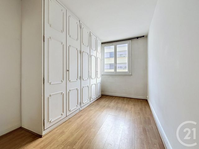 Appartement T4 à vendre - 4 pièces - 75.0 m2 - PARIS - 75018 - ILE-DE-FRANCE - Century 21 Joffrin Immobilier