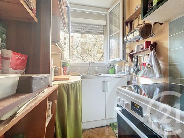 Appartement F2 à vendre - 2 pièces - 33.25 m2 - PARIS - 75018 - ILE-DE-FRANCE - Century 21 Joffrin Immobilier