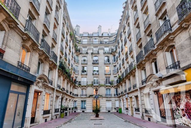 Appartement F4 à vendre - 3 pièces - 89.0 m2 - PARIS - 75018 - ILE-DE-FRANCE - Century 21 Joffrin Immobilier