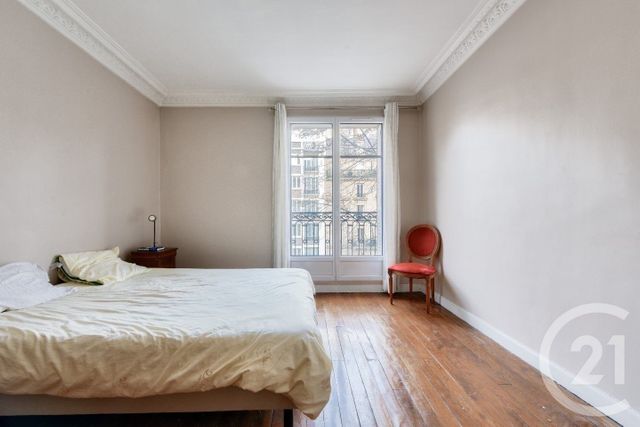 Appartement F4 à vendre - 3 pièces - 89.0 m2 - PARIS - 75018 - ILE-DE-FRANCE - Century 21 Joffrin Immobilier