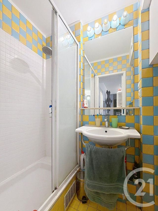 Appartement F4 à vendre - 4 pièces - 86.0 m2 - PARIS - 75018 - ILE-DE-FRANCE - Century 21 Joffrin Immobilier