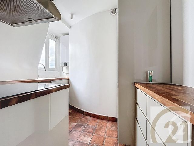 Appartement F2 à vendre - 2 pièces - 44.69 m2 - PARIS - 75018 - ILE-DE-FRANCE - Century 21 Joffrin Immobilier