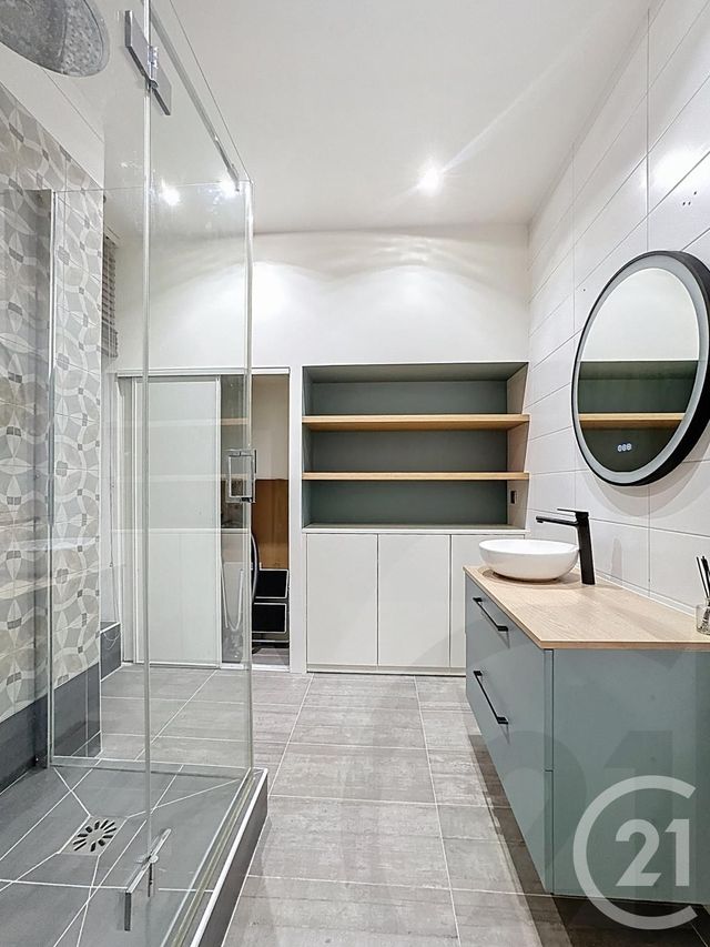 Appartement à vendre - 3 pièces - 65.0 m2 - PARIS - 75018 - ILE-DE-FRANCE - Century 21 Joffrin Immobilier