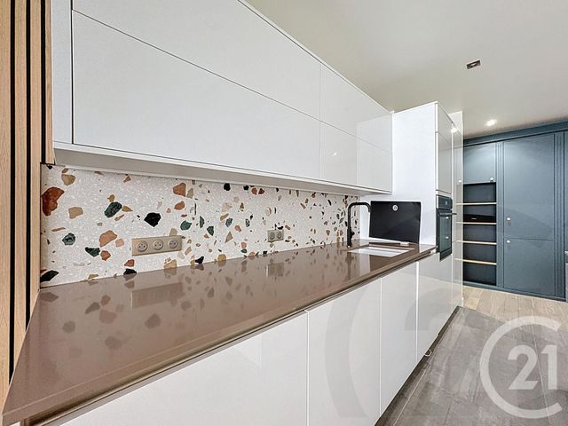 Appartement à vendre - 3 pièces - 65.0 m2 - PARIS - 75018 - ILE-DE-FRANCE - Century 21 Joffrin Immobilier