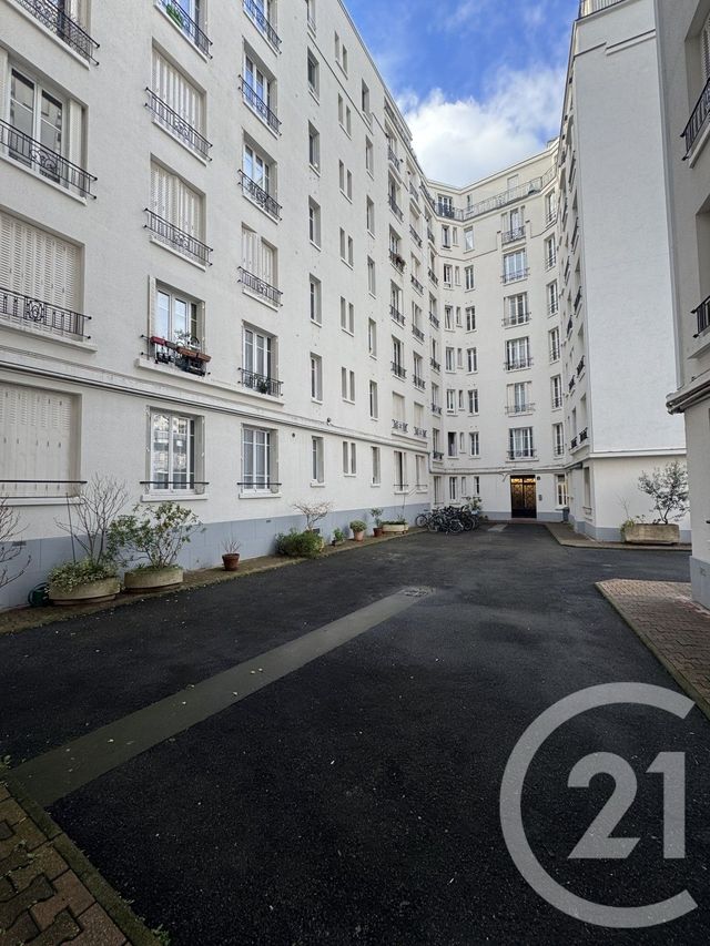 Appartement F3 à vendre - 3 pièces - 47.0 m2 - PARIS - 75018 - ILE-DE-FRANCE - Century 21 Joffrin Immobilier