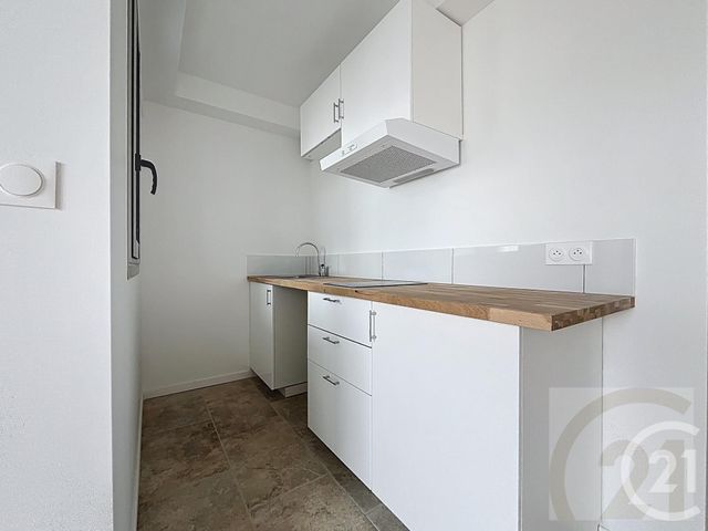 Appartement Studio à vendre - 1 pièce - 21.5 m2 - PARIS - 75018 - ILE-DE-FRANCE - Century 21 Joffrin Immobilier