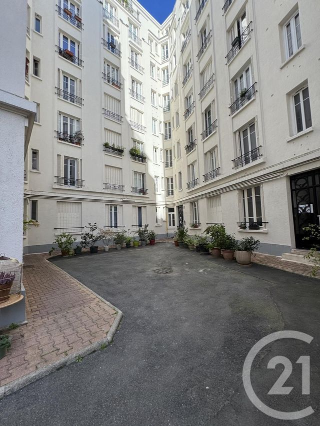Appartement F2 à vendre - 2 pièces - 37.5 m2 - PARIS - 75018 - ILE-DE-FRANCE - Century 21 Joffrin Immobilier