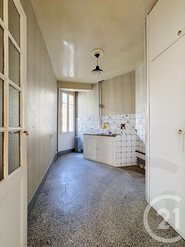 Appartement F2 à vendre - 2 pièces - 37.5 m2 - PARIS - 75018 - ILE-DE-FRANCE - Century 21 Joffrin Immobilier