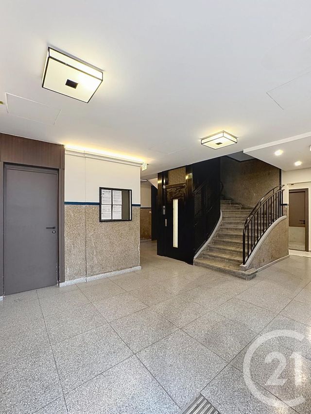 Appartement F2 à vendre - 2 pièces - 37.5 m2 - PARIS - 75018 - ILE-DE-FRANCE - Century 21 Joffrin Immobilier