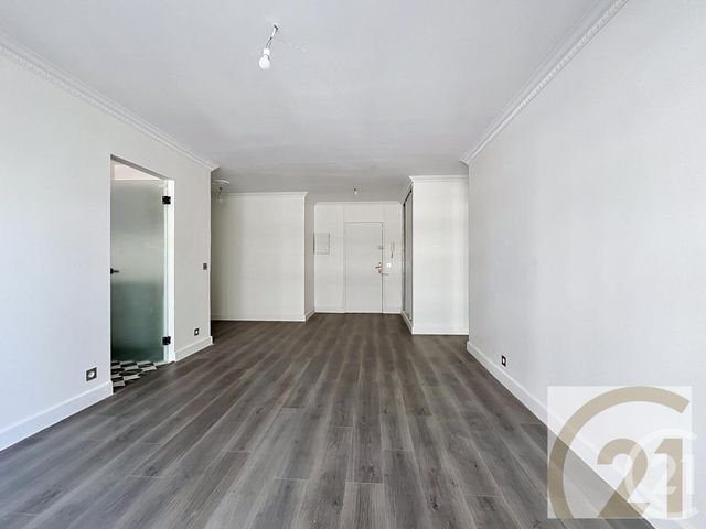 Appartement F2 à vendre - 2 pièces - 49.0 m2 - PARIS - 75018 - ILE-DE-FRANCE - Century 21 Joffrin Immobilier