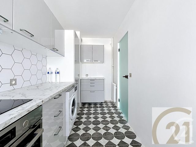 Appartement F2 à vendre - 2 pièces - 49.0 m2 - PARIS - 75018 - ILE-DE-FRANCE - Century 21 Joffrin Immobilier