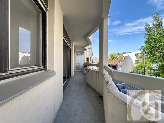 Appartement F2 à vendre - 2 pièces - 49.0 m2 - PARIS - 75018 - ILE-DE-FRANCE - Century 21 Joffrin Immobilier