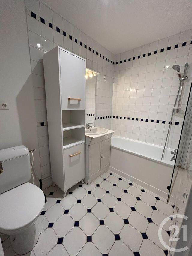 Appartement T2 à louer - 2 pièces - 56.51 m2 - PARIS - 75018 - ILE-DE-FRANCE - Century 21 Joffrin Immobilier