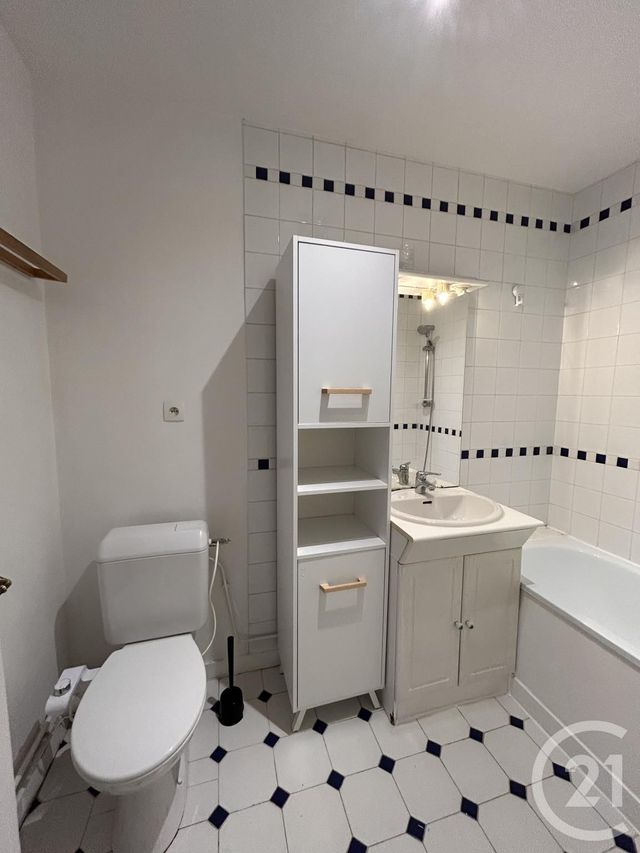 Appartement T2 à louer - 2 pièces - 56.51 m2 - PARIS - 75018 - ILE-DE-FRANCE - Century 21 Joffrin Immobilier