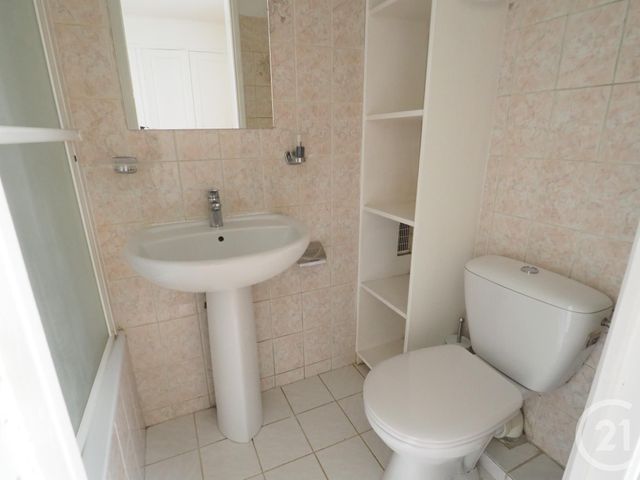 Appartement F2 à louer - 2 pièces - 38.0 m2 - PARIS - 75018 - ILE-DE-FRANCE - Century 21 Joffrin Immobilier