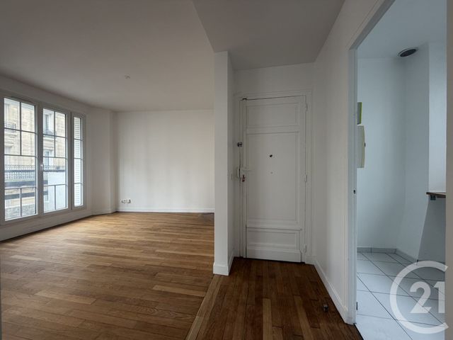 Appartement F2 à vendre - 2 pièces - 44.0 m2 - PARIS - 75018 - ILE-DE-FRANCE - Century 21 Joffrin Immobilier