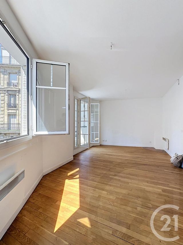 Appartement F2 à vendre - 2 pièces - 44.0 m2 - PARIS - 75018 - ILE-DE-FRANCE - Century 21 Joffrin Immobilier