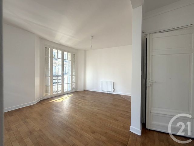 Appartement F2 à vendre - 2 pièces - 44.0 m2 - PARIS - 75018 - ILE-DE-FRANCE - Century 21 Joffrin Immobilier