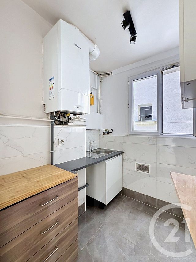 Appartement F2 à vendre - 2 pièces - 31.0 m2 - PARIS - 75018 - ILE-DE-FRANCE - Century 21 Joffrin Immobilier