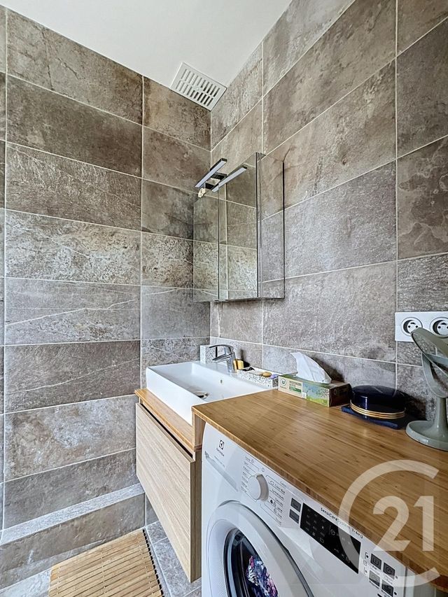 Appartement F2 à vendre - 2 pièces - 37.0 m2 - PARIS - 75018 - ILE-DE-FRANCE - Century 21 Joffrin Immobilier