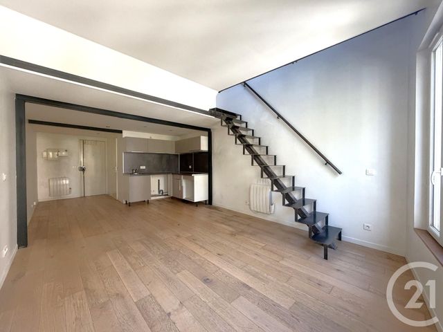 Appartement F4 à vendre - 4 pièces - 85.0 m2 - PARIS - 75018 - ILE-DE-FRANCE - Century 21 Joffrin Immobilier
