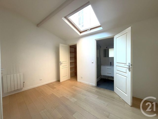 Appartement F4 à vendre - 4 pièces - 85.0 m2 - PARIS - 75018 - ILE-DE-FRANCE - Century 21 Joffrin Immobilier