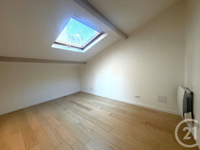 Appartement F4 à vendre - 4 pièces - 85.0 m2 - PARIS - 75018 - ILE-DE-FRANCE - Century 21 Joffrin Immobilier