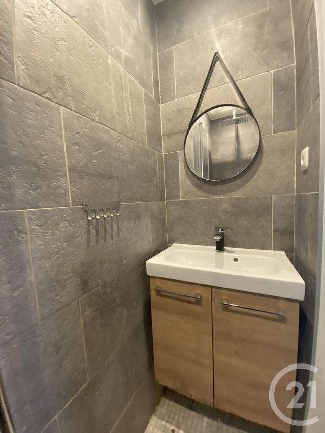 Appartement F3 à louer - 3 pièces - 59.13 m2 - PARIS - 75018 - ILE-DE-FRANCE - Century 21 Joffrin Immobilier