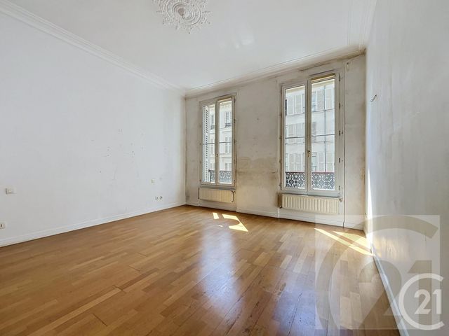 Appartement à vendre - 3 pièces - 75.09 m2 - PARIS - 75018 - ILE-DE-FRANCE - Century 21 Joffrin Immobilier