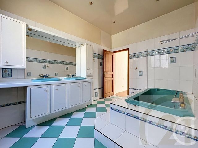 Appartement à vendre - 3 pièces - 75.09 m2 - PARIS - 75018 - ILE-DE-FRANCE - Century 21 Joffrin Immobilier