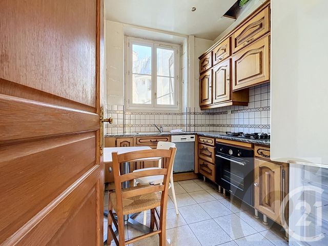 Appartement à vendre - 3 pièces - 75.09 m2 - PARIS - 75018 - ILE-DE-FRANCE - Century 21 Joffrin Immobilier