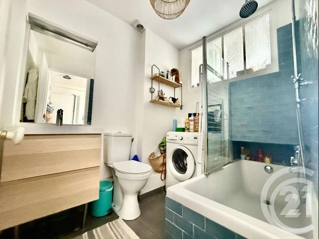Appartement F2 à vendre - 2 pièces - 45.0 m2 - PARIS - 75018 - ILE-DE-FRANCE - Century 21 Joffrin Immobilier