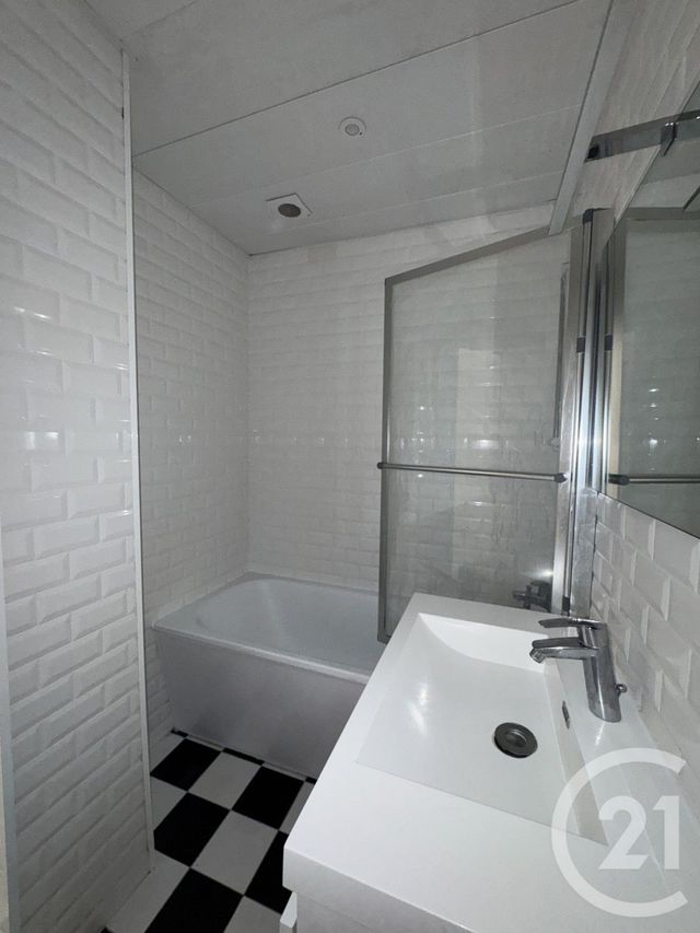 Appartement F2 à vendre - 2 pièces - 39.0 m2 - PARIS - 75018 - ILE-DE-FRANCE - Century 21 Joffrin Immobilier