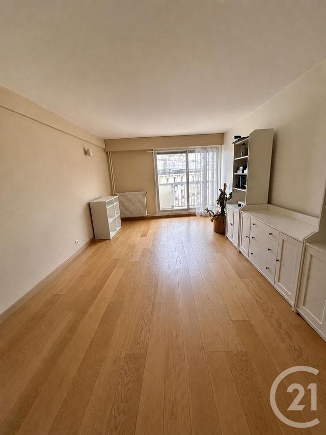 Appartement F2 à louer - 2 pièces - 46.07 m2 - PARIS - 75018 - ILE-DE-FRANCE - Century 21 Joffrin Immobilier