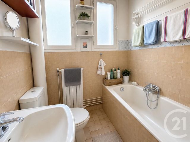 Appartement F2 à vendre - 2 pièces - 42.0 m2 - PARIS - 75018 - ILE-DE-FRANCE - Century 21 Joffrin Immobilier