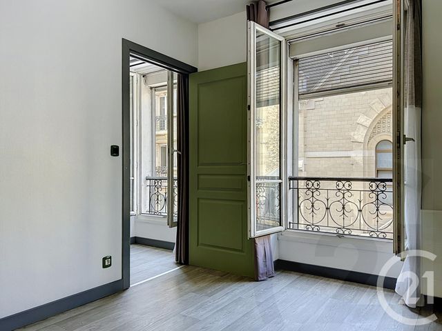 Appartement F2 à vendre - 2 pièces - 32.5 m2 - PARIS - 75018 - ILE-DE-FRANCE - Century 21 Joffrin Immobilier