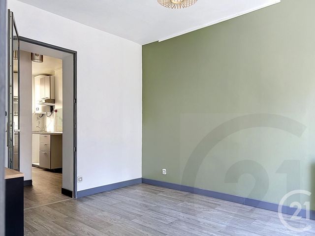 Appartement F2 à vendre - 2 pièces - 32.5 m2 - PARIS - 75018 - ILE-DE-FRANCE - Century 21 Joffrin Immobilier