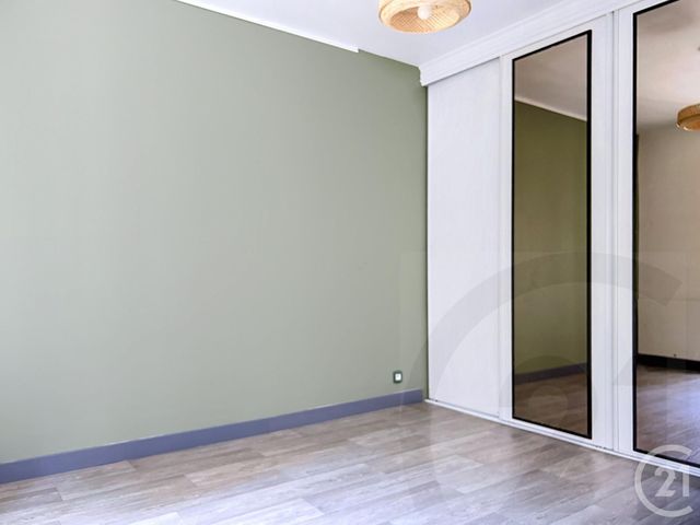 Appartement F2 à vendre - 2 pièces - 32.5 m2 - PARIS - 75018 - ILE-DE-FRANCE - Century 21 Joffrin Immobilier