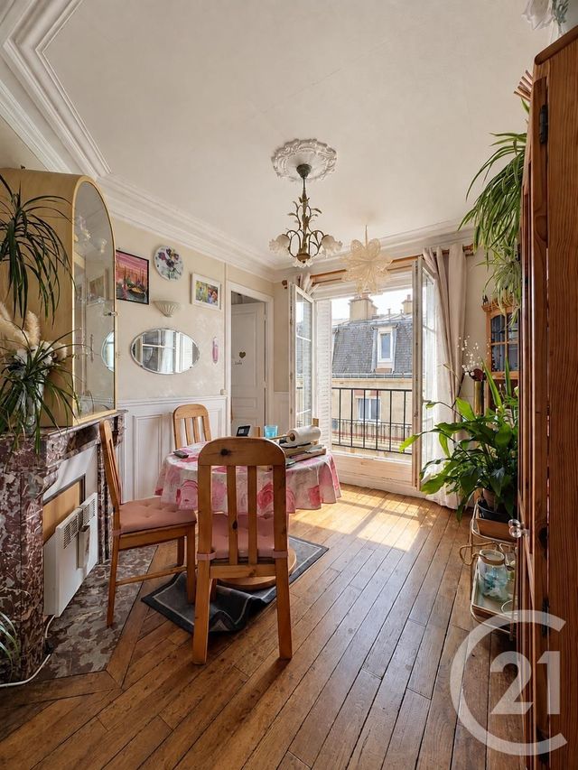 Appartement F4 à vendre - 4 pièces - 60.0 m2 - PARIS - 75018 - ILE-DE-FRANCE - Century 21 Joffrin Immobilier