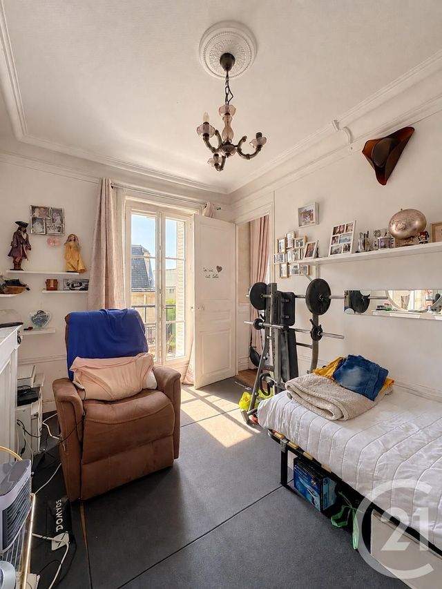 Appartement F4 à vendre - 4 pièces - 60.0 m2 - PARIS - 75018 - ILE-DE-FRANCE - Century 21 Joffrin Immobilier