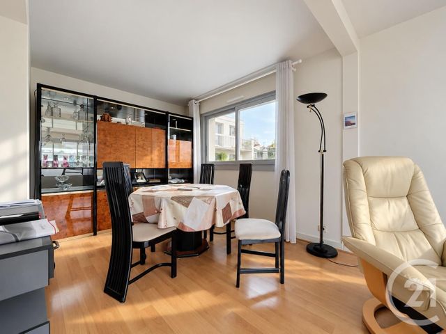 Appartement F2 à vendre - 3 pièces - 61.0 m2 - PARIS - 75018 - ILE-DE-FRANCE - Century 21 Joffrin Immobilier